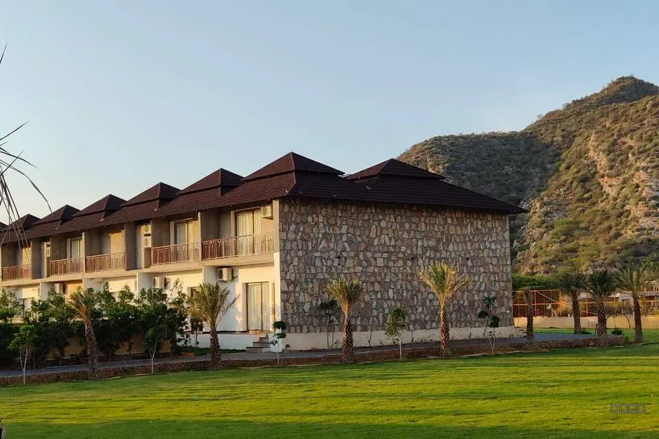 Jollywood Banquet and Resort